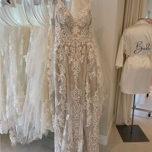 Essense of Australia Lace Mermaid Wedding Dress in Ivory & Veil